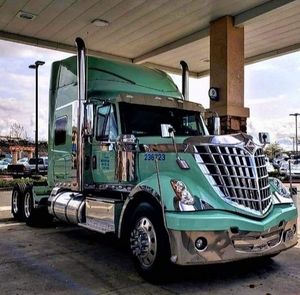 Meet your Posher, Cesar